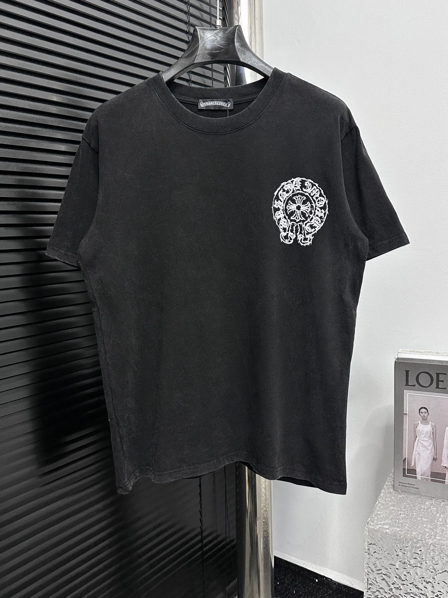🅿️180 [Chrome hearte] Chrome hearte 25ss early spring new Sanskrit washed T-shirt ·280 grams of 100% cotton double yarn jersey fabric ·Special thickened 32 pieces of double-ply 1x1 thread in the same cylinder custom-dyed ·Double-needle stitching and cross-stitching technology ·Original main mark washed tag Color: washed black Size: XS-L